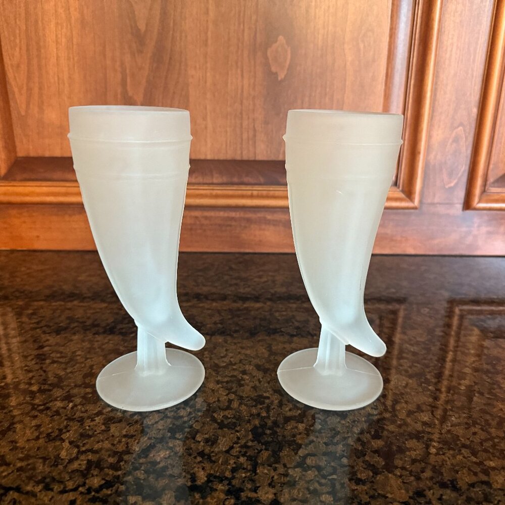 Tiara Indiana Glass Frosted Horn Shaped Glass Mugs